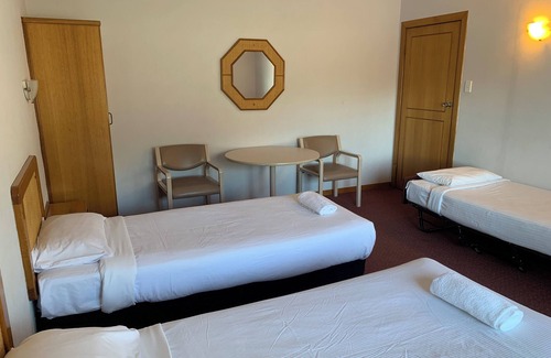 Wahroonga Hotel | The Ascot Motel