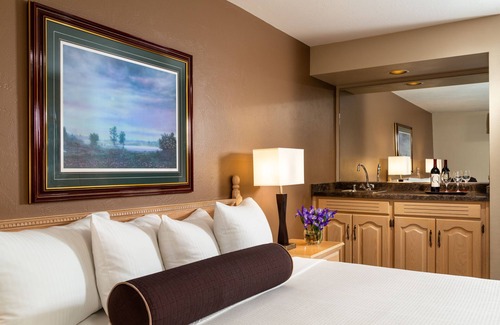 Egg Harbor Hotel | The Ashbrooke