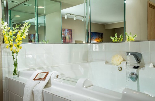 Egg Harbor Hotel | The Ashbrooke