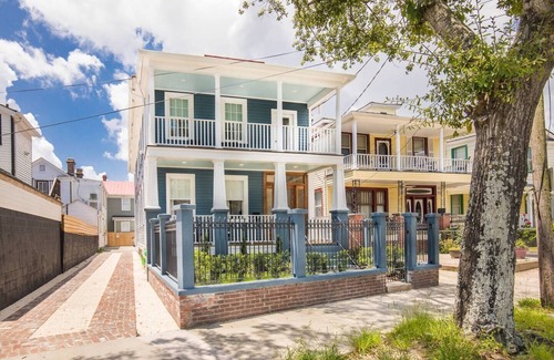 Westside Apartamento | The Ashley Suite at 697 King