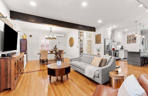 St. Marks Condominio | 🎖The Ashmont Suite - Close to Subway + Downtown🎖