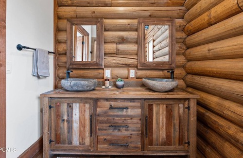 Tollgate Canyon Cabina | The Aspen Modern Log Cabin - Sleeps 10