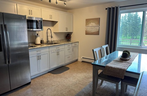 Divide Apartamento | The Aspen Suite - Private Fire Pit, Forest & Mountain View