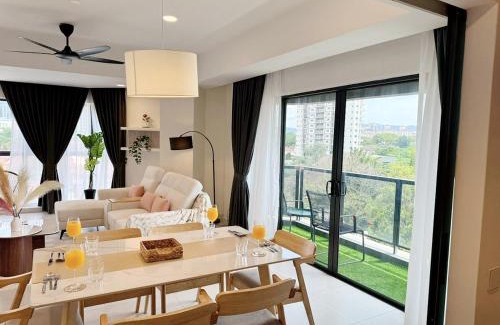 Kuala Lumpur Apartamento | The Atrium at Jalan Ampang by OKBnB - Spacious Modern 3Bedroom Family Suite 3 mins to KLCC