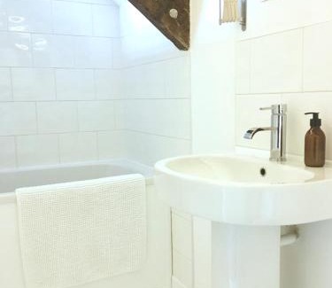 Cardigan Apartamento | The Attic Apartment, Quay Street Studios Cardigan