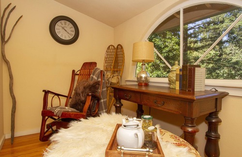 Forestville Cabina | The Attic At The Red Chateau - En el corazón del Russian River Wine Valley