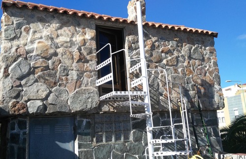 Tafira Baja Casa | La Torre-buhardilla en Casa el Drago, vistas a la Isleta