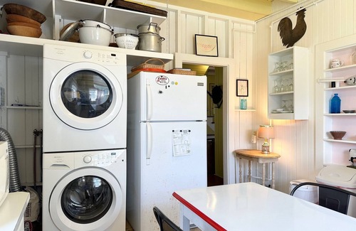 Mid-Coast and Islands Cabaña | The Auburn Colony is for the vacationer who wants to tap into the history and traditions of colon...
