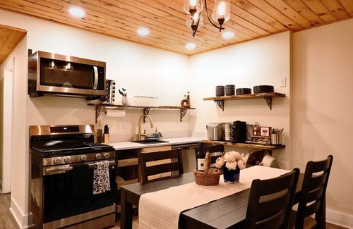 Madison Casa | The Aviator: Serene Ambience & Stylish Comfort