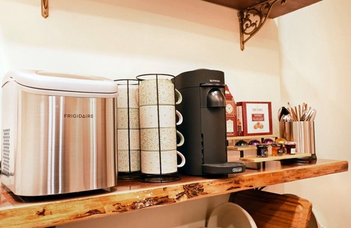 Madison Casa | The Aviator: Serene Ambience & Stylish Comfort