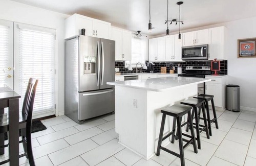 Antioch Casa | The Axe | Pet Friendly