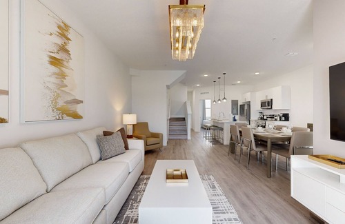 Loughman Condominio | The Azur Resort