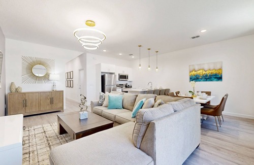 Loughman Condominio | The Azur Resort