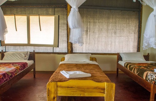 Kichwamba Otro | The Baboon Safari Resort