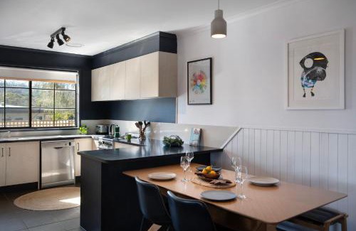 Hepburn Casa | The Bach- dog friendly with lovely bush views