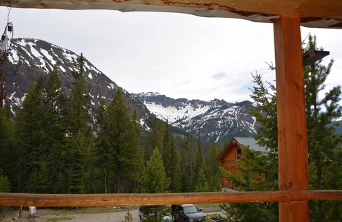 Cooke City-Silver Gate Cabina | The Back of Beyond