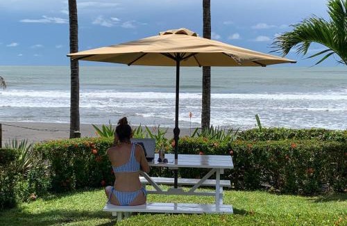 Playa Hermosa Hotel | The Backyard Beachfront Hotel