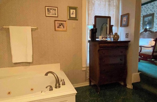 Bonham Casa | The Bailey Inglish Suite at Four Winds