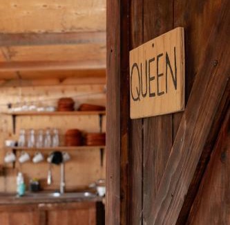 La Fortuna Cabina | The Baja Station - Queen Room