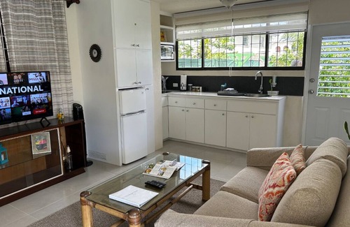 Oistins Apartamento | The Bajan Nook - Charming One Bedroom Apartment on the South Coast