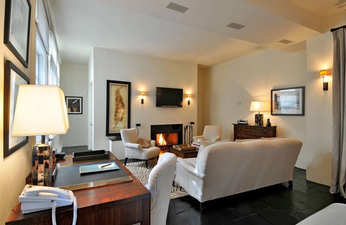 Village of East Hampton Cama Y Desayuno | The Baker House 1650