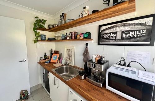Orange Apartamento | The Baker's Bed - Private 2 King BR Guest Suite