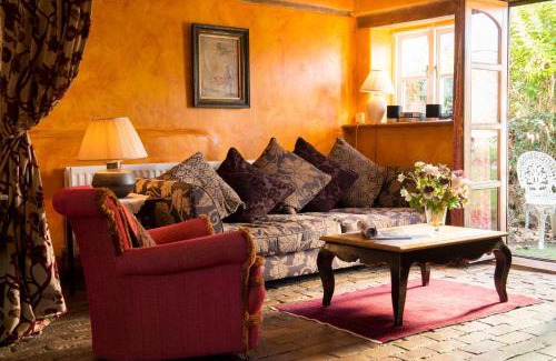 Sudbury Casa | The Bakery a honeymooners favourite cosy stylish with lovely walks and pubs
