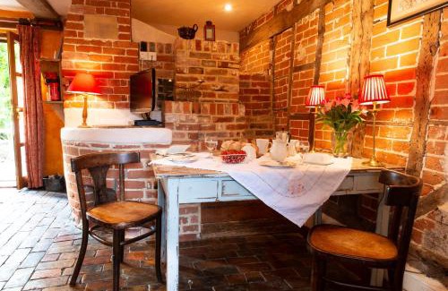 Sudbury Casa | The Bakery a honeymooners favourite cosy stylish with lovely walks and pubs