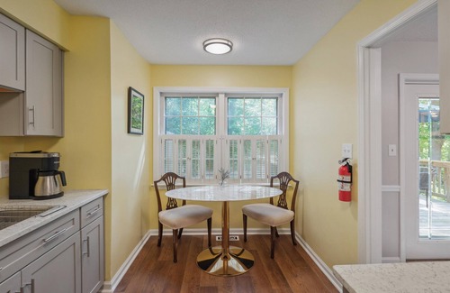 Cary Casa | The Barbary @ Pirates Cove