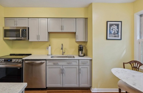 Cary Casa | The Barbary @ Pirates Cove