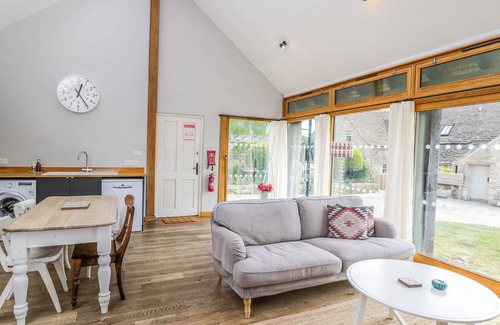 Colerne Cabaña | THE BARN AT DAUBENEYS, pet friendly, with open fire in Colerne