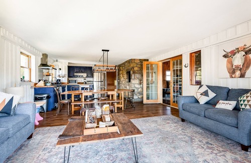 Luray Casa | The Barn at Evermore