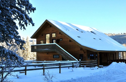 Bragg Creek Casa | "The Barn" en M&M Ranch - Bragg Creek, Alberta, Canadá