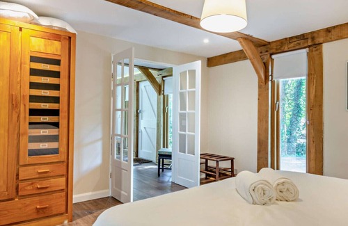 Woodmancote Casa | The Barn at Pigeon Cottage