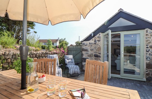 Coverack Cabaña | The Barn at Trevothen Farm