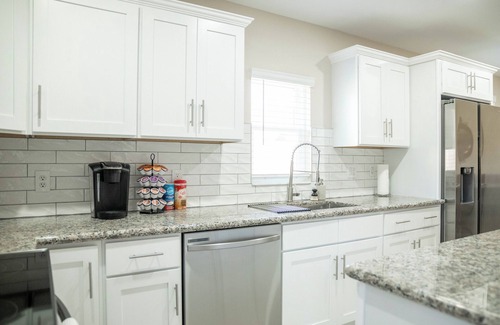 Ocean Springs Cabaña | The Barn - close to the beach & downtown Ocean Springs! Includes GOLF CART!!