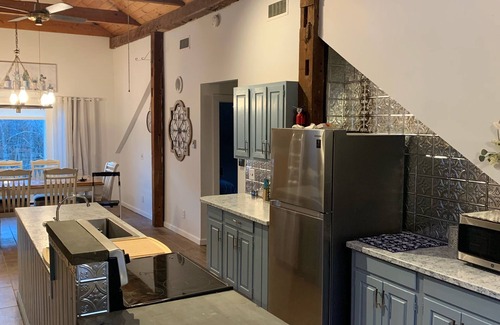 Denver Otro | The Barn Loft. Streamside living in a spacious and tastefully renovated barn
