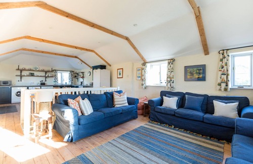 St Minver Casa | THE BARN, ST MINVER, pet friendly, with a garden in St Minver