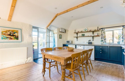 St Minver Casa | THE BARN, ST MINVER, pet friendly, with a garden in St Minver