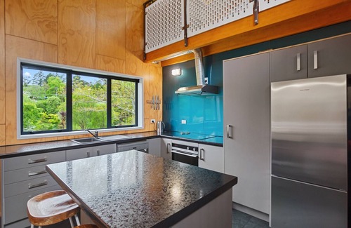 Waihi Casa | The Barn - Waihi Holiday Home