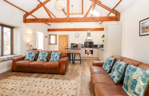 Felmingham Casa | THE BARNHOUSE, pet friendly, with a garden in North Walsham