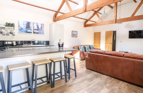Felmingham Casa | THE BARNHOUSE, pet friendly, with a garden in North Walsham
