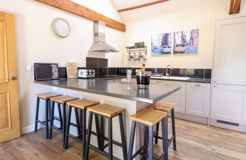 Felmingham Casa | THE BARNHOUSE, pet friendly, with a garden in North Walsham