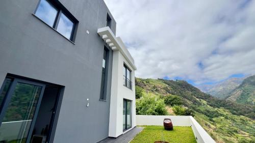 Ponta do Sol Casa | The Barreto's Clive