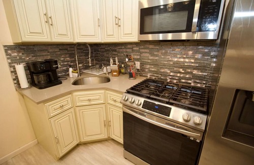 Bedford-Stuyvesant Casa | The Barton – Cozy Renovated Home in Brooklyn (3A)