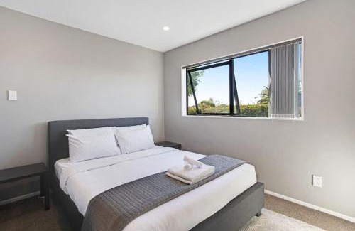 Hillcrest Casa | The Base Guest Suite with Wi-Fi and Deck