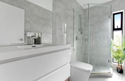 Hillcrest Casa | The Base Guest Suite with Wi-Fi and Deck