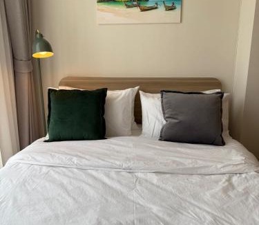 Phuket Apartamento | THE BASE Rise Resort Style 1 & 2 Bedrooms