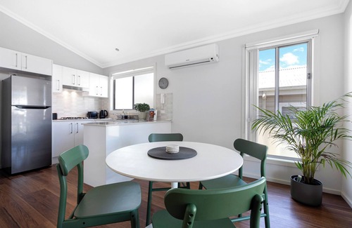 St. Georges Basin Casa | The Basin Breeze Retreat (Pet Friendly)