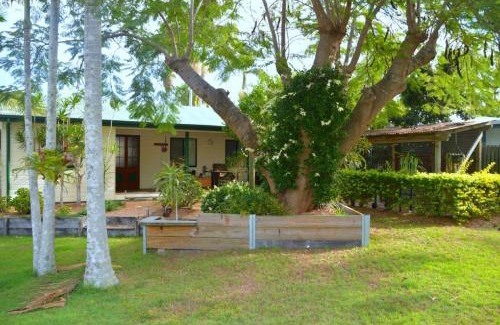 Traviston Casa | The Batch